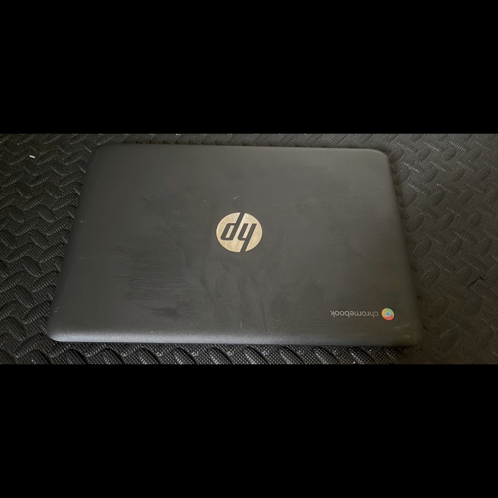 Chrome HP MacBook in great condition